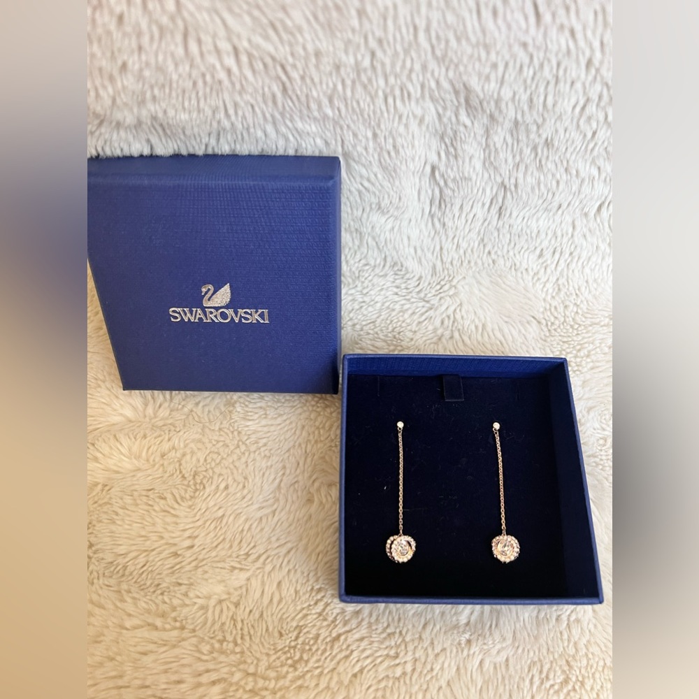 Swarovski drop earrings in rose gold